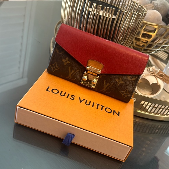 Louis Vuitton Monogram Canvas Pallas Wallet with COA - Picture 2 of 15